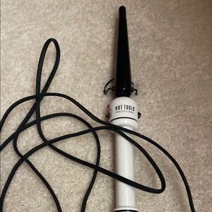 HOT TOOLS Professional Black and White Curling Wand